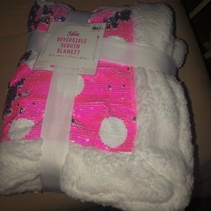 Justice Flip Sequin Blanket-NEW with tag!!! BEAUTIFUL!!!
